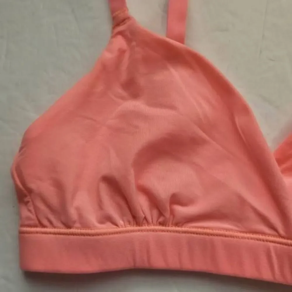 SKIMS CROSS FRONT‎ BRA NWT
